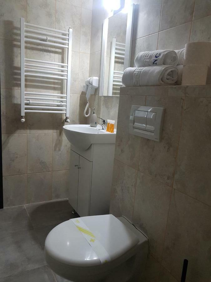 Summerhouse Apartments Mamaia Ngoại thất bức ảnh